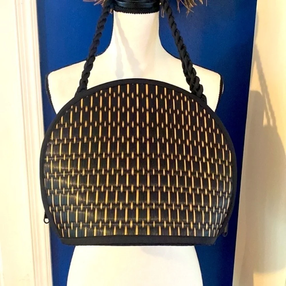 NWOT Women’s Saraye Tatami Baskets of Cambodia Woven Grass Purse